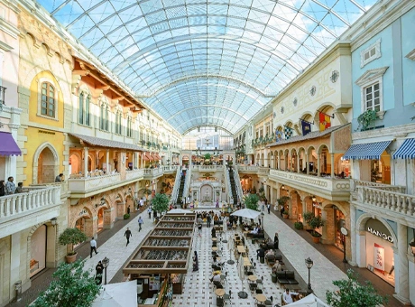 Mercato Shopping Mall Exterior